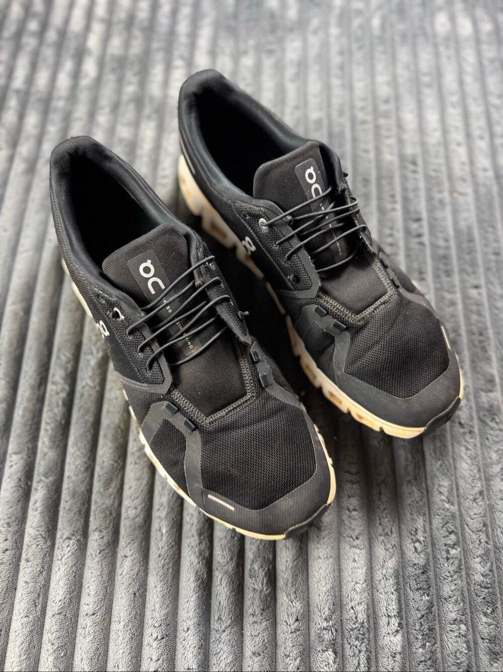 On Cloud Mens Black Running Shoes Size 14